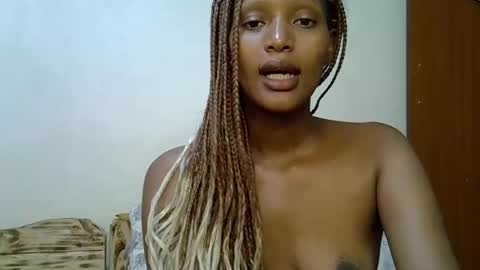 Snapshot of sweet_melod chatting on January 6, 12:42 pm Linda online show from January 6, 12:42 pm