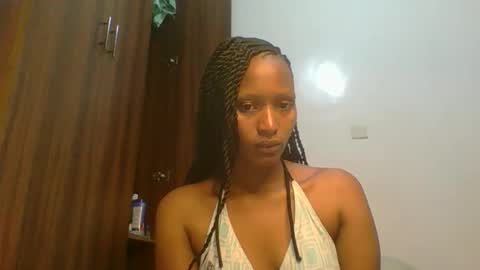 Snapshot of sweet_melod chatting on February 3, 12:53 am Linda online show from February 3, 12:53 am