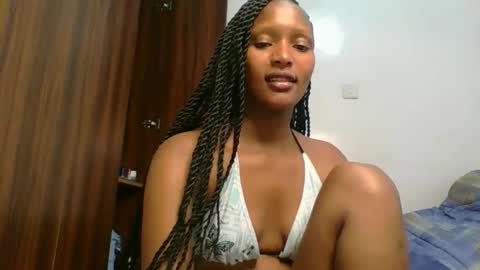 Snapshot of sweet_melod chatting on February 3, 3:28 pm Linda online show from February 3, 3:28 pm