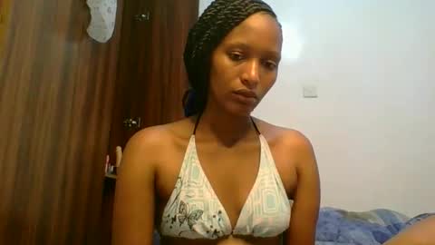 Snapshot of sweet_melod chatting on February 5, 4:06 am Linda online show from February 5, 4:06 am