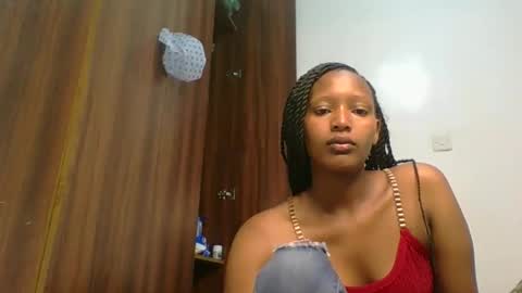 Snapshot of sweet_melod chatting on February 14, 2:30 am Linda online show from February 14, 2:30 am