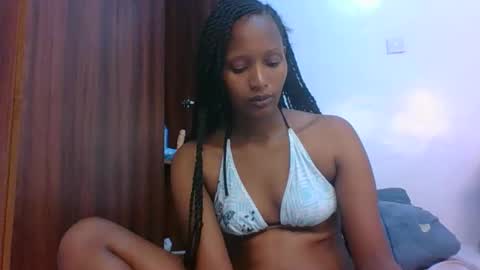 Snapshot of sweet_melod chatting on February 16, 2:57 pm Linda online show from February 16, 2:57 pm