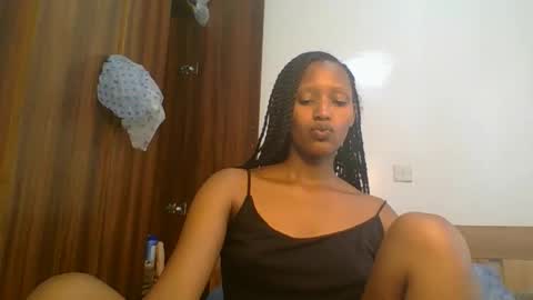 Snapshot of sweet_melod chatting on February 28, 5:30 am Linda online show from February 28, 5:30 am
