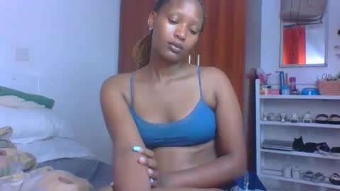 Snapshot of sweet_melod chatting on May 9, 1:55 am Linda online show from May 9, 1:55 am