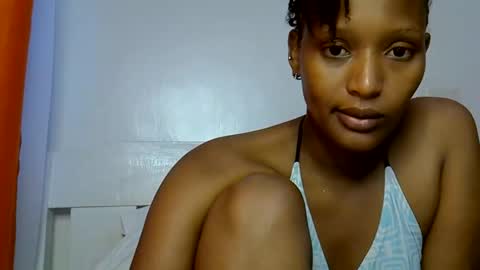 Snapshot of sweet_melod chatting on May 21, 2:57 pm Linda online show from May 21, 2:57 pm
