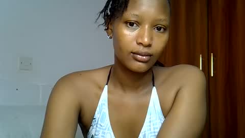 Snapshot of sweet_melod chatting on May 24, 3:00 am Linda online show from May 24, 3:00 am