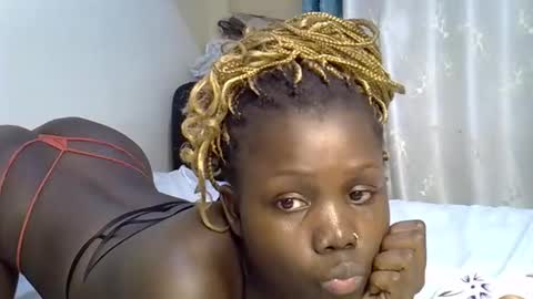 sweet_melodiyy online show from April 16, 10:34 pm