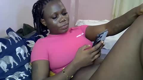 Snapshot of sweet_monalisa93 chatting on October 13, 6:46 am Lisa online show from October 13, 6:46 am