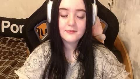 Snapshot of sweet_my_dream chatting on October 22, 2:50 pm sweet_my_dream online show from October 22, 2:50 pm