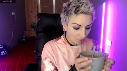 sweet_n_strong online show from November 19, 8:14 am