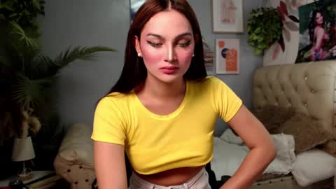 Snapshot of sweet_nicole4u chatting on December 31, 12:54 am girlnamenicole online show from December 31, 12:54 am