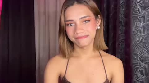 Snapshot of sweet_nikki03 chatting on November 15, 6:15 pm sweet_nikki03 online show from November 15, 6:15 pm