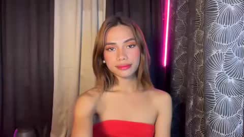 Snapshot of sweet_nikki03 chatting on December 3, 6:17 pm sweet_nikki03 online show from December 3, 6:17 pm