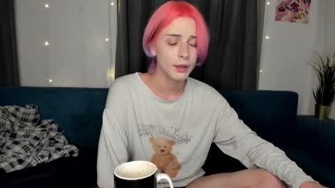 kira online show from September 17, 10:00 pm