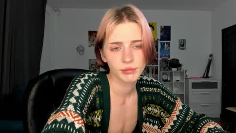 kira online show from March 6, 7:43 pm