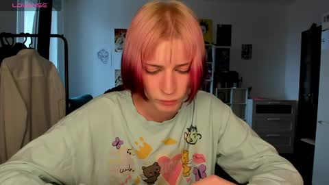 kira online show from April 6, 11:22 am