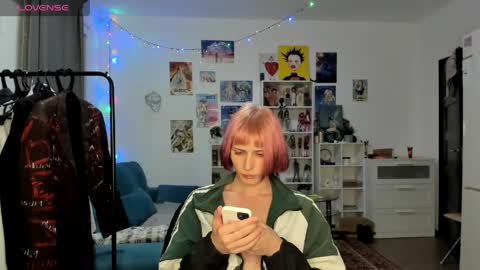 kira online show from April 16, 9:39 pm