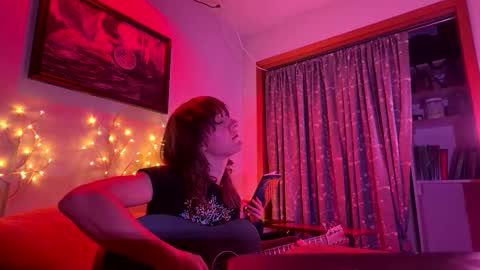 Snapshot of sweet_ramona chatting on December 19, 3:02 am Ramona online show from December 19, 3:02 am