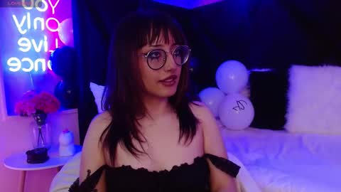 Roxanee online show from November 12, 6:14 am