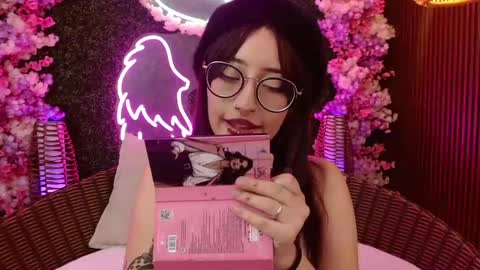 Roxanee online show from April 14, 8:37 pm