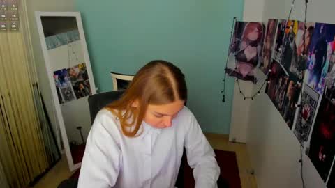 Snapshot of sweet_sabriina chatting on March 3, 6:59 am Sabina online show from March 3, 6:59 am