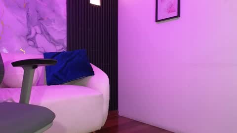 Snapshot of sweet_santii chatting on October 6, 7:11 pm Santiago online show from October 6, 7:11 pm