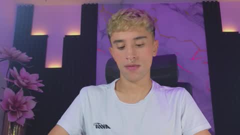 Snapshot of sweet_santii chatting on October 11, 11:53 am Santiago online show from October 11, 11:53 am