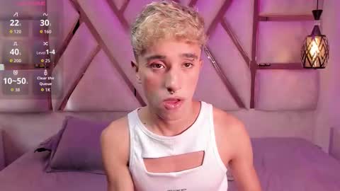 Snapshot of sweet_santii chatting on October 14, 7:47 pm Santiago online show from October 14, 7:47 pm