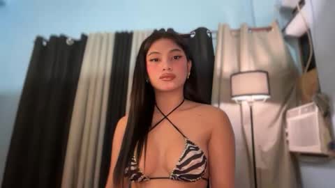Snapshot of sweet_scarllet12 chatting on April 28, 3:28 pm SCARLLET online show from April 28, 3:28 pm