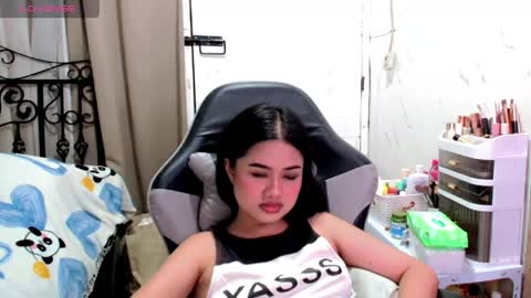 Leah online show from May 30, 6:49 pm