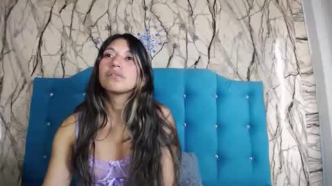 Snapshot of sweet_skylove_ chatting on December 23, 6:16 pm Adriana online show from December 23, 6:16 pm