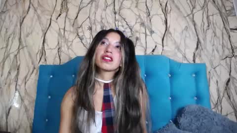 Snapshot of sweet_skylove_ chatting on January 4, 4:11 pm Adriana online show from January 4, 4:11 pm