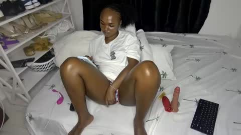 Snapshot of sweet_spoon chatting on November 8, 6:51 pm Nina online show from November 8, 6:51 pm