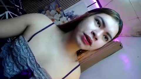 sweet_trexie online show from December 17, 1:22 am