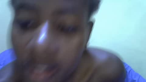 Snapshot of sweet_vee1 chatting on December 3, 6:17 pm Princess vee online show from December 3, 6:17 pm