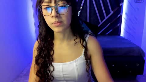 sweet_venus4 online show from January 7, 6:35 pm