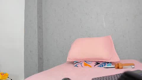 Snapshot of sweet_victoria_19 chatting on October 8, 7:55 pm Victoria online show from October 8, 7:55 pm