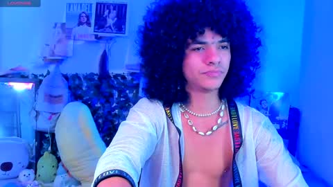 Steven independent model online show from December 16, 7:10 pm