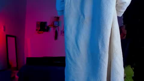 Steven independent model online show from October 10, 11:37 pm