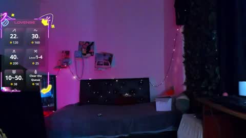 Steven independent model online show from February 12, 2:56 pm