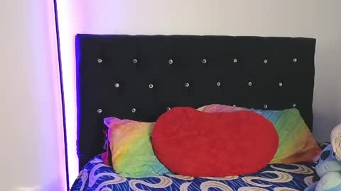  Sweet  online show from April 1, 1:28 am