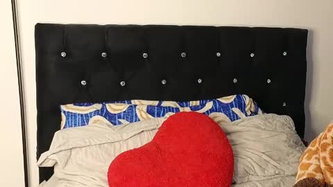  Sweet  online show from April 10, 6:18 am