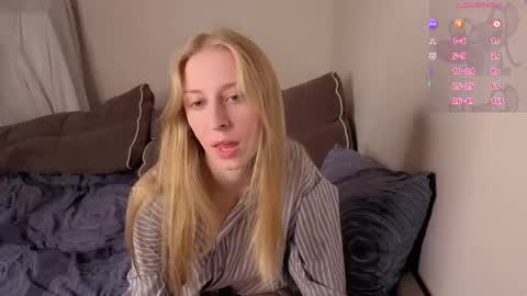 Snapshot of sweet_zz_gold chatting on September 30, 6:13 pm sweet_zz_gold online show from September 30, 6:13 pm