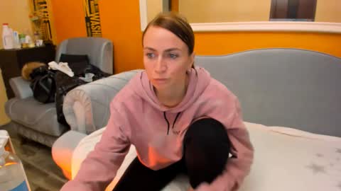 Snapshot of sweetale3 chatting on November 25, 7:47 pm Ale online show from November 25, 7:47 pm