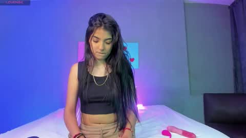 Snapshot of sweetaliss26 chatting on February 6, 10:13 pm Aliss online show from February 6, 10:13 pm