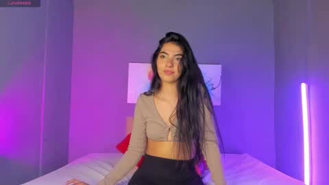 Snapshot of sweetaliss26 chatting on February 19, 10:39 pm Aliss online show from February 19, 10:39 pm