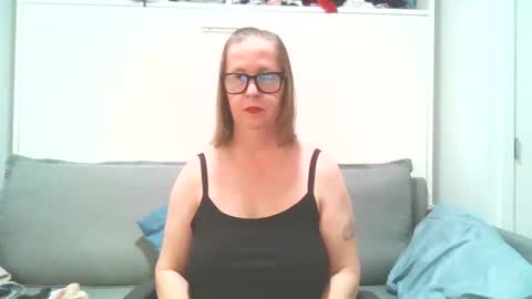 sweetandnaughty123 online show from February 3, 3:26 am