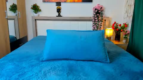 Snapshot of sweetangell69_ chatting on February 20, 6:19 am Viorica online show from February 20, 6:19 am