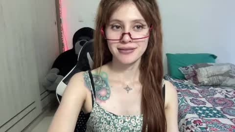 Snapshot of sweetaura0_0 chatting on February 26, 11:04 pm SweetAura0 0 online show from February 26, 11:04 pm