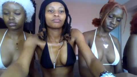 Snapshot of sweetbaby_30 chatting on July 8, 4:17 am Sweetbaby 30 online show from July 8, 4:17 am